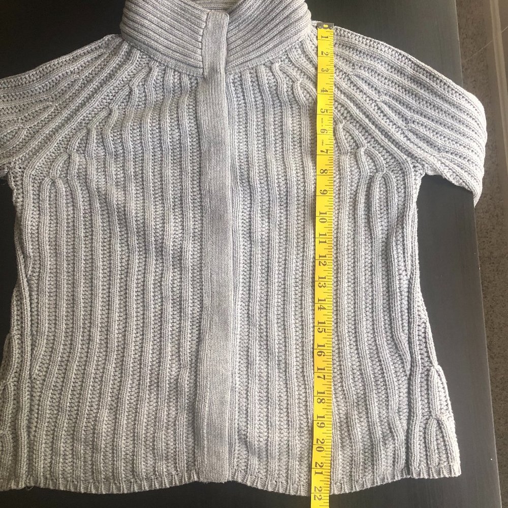 Banana Republic Chunk Gray Sweater - Picture 7 of 8